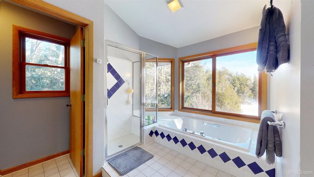 4318 K Road, Bark River, MI 49807