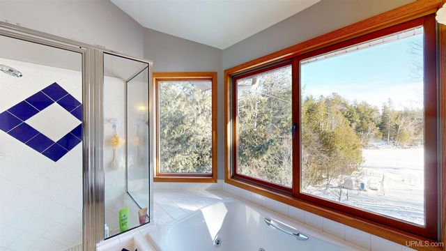 4318 K Road, Bark River, MI 49807