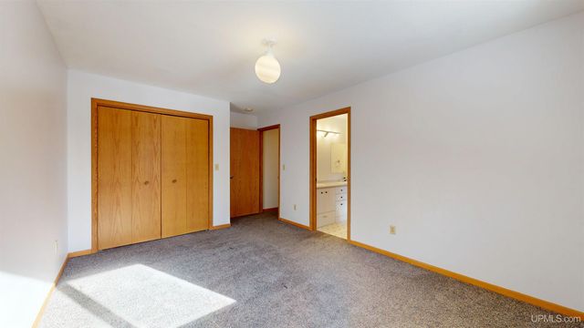 4318 K Road, Bark River, MI 49807