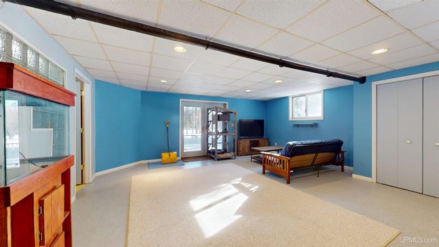 4318 K Road, Bark River, MI 49807