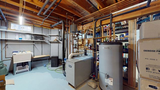 4318 K Road, Bark River, MI 49807