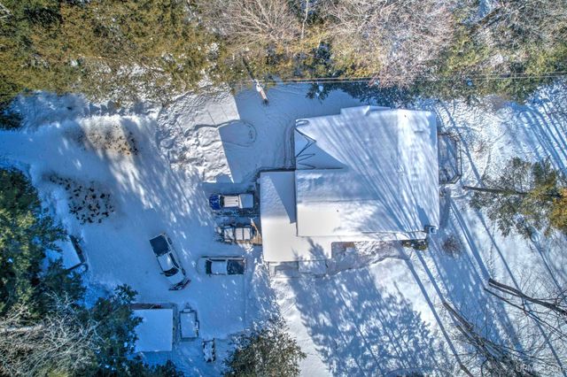 4318 K Road, Bark River, MI 49807