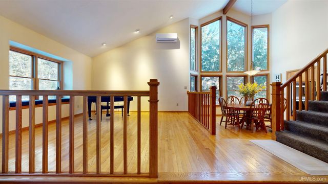 4318 K Road, Bark River, MI 49807