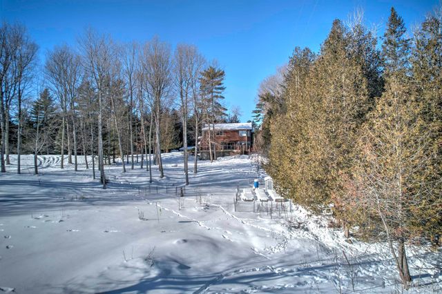 4318 K Road, Bark River, MI 49807