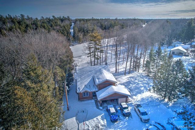 4318 K Road, Bark River, MI 49807