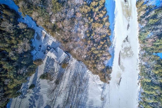 4318 K Road, Bark River, MI 49807