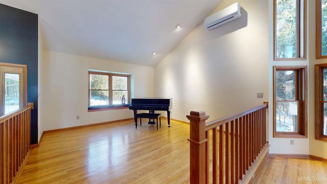 4318 K Road, Bark River, MI 49807