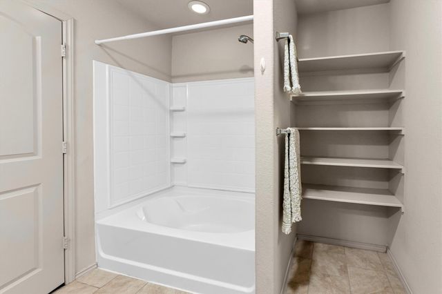 9530 Paloma Creek Drive, Tomball, TX 77375