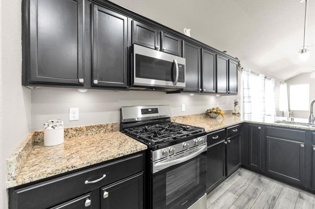 9530 Paloma Creek Drive, Tomball, TX 77375