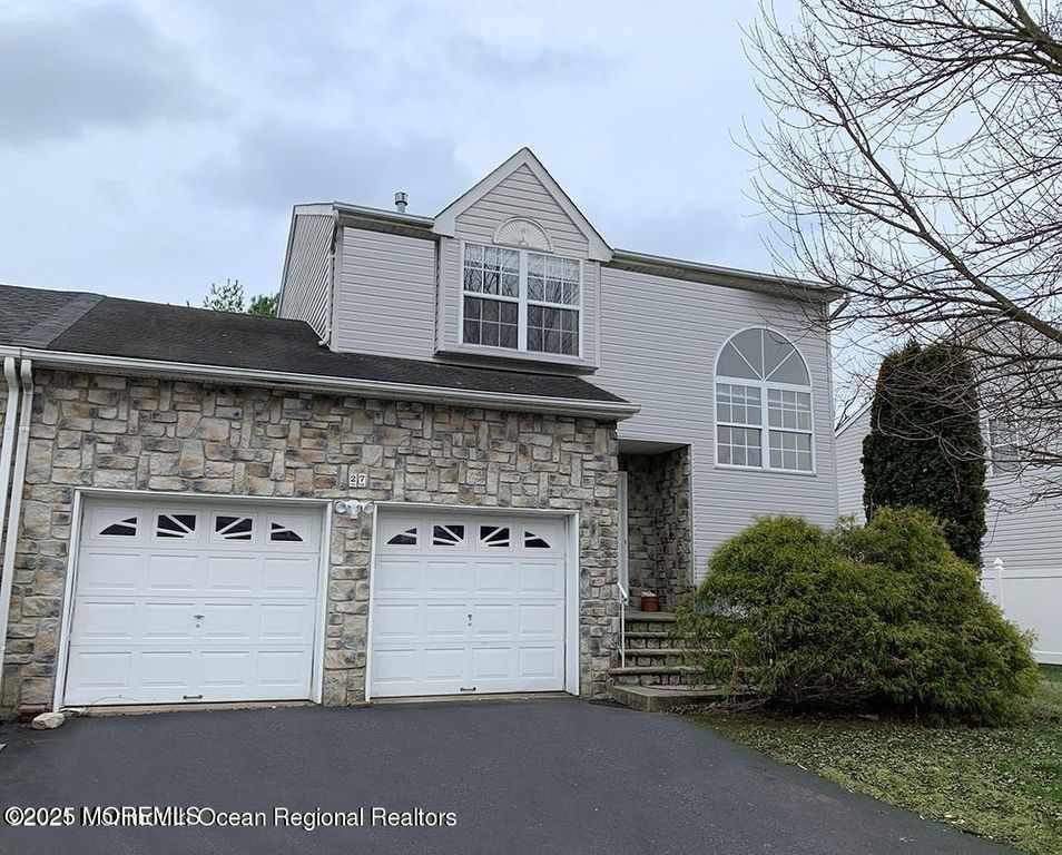 27 Barn Swallow Boulevard, Marlboro, NJ 07746