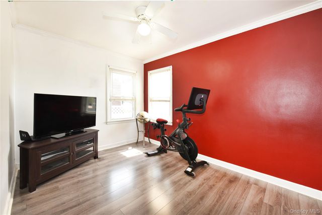 916 Center Drive, Franklin Square, NY 11010