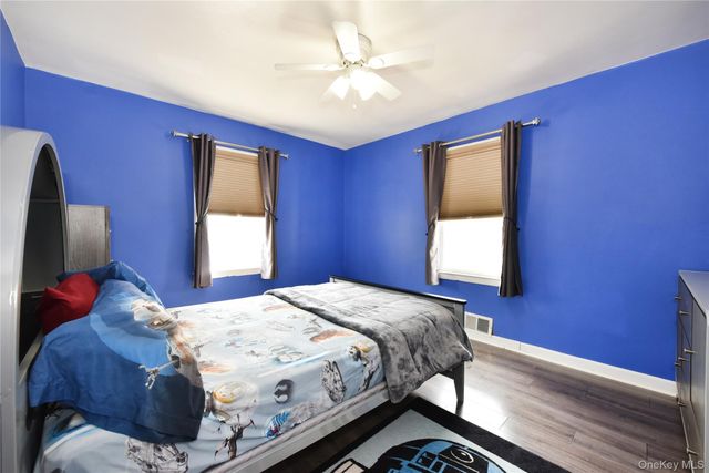 916 Center Drive, Franklin Square, NY 11010