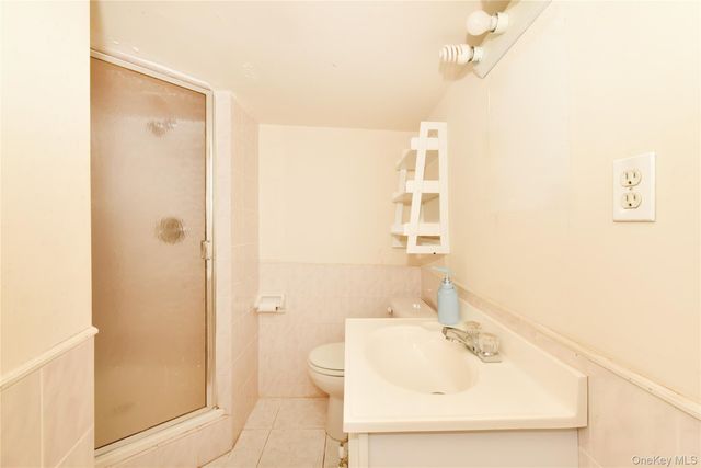 916 Center Drive, Franklin Square, NY 11010