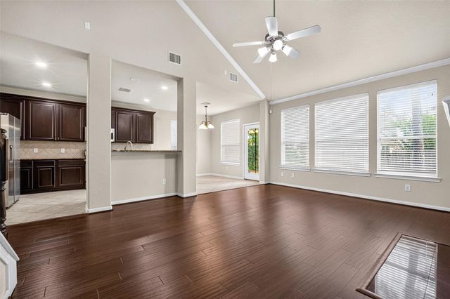 93 S Rocky Point Circle, Spring, TX 77389