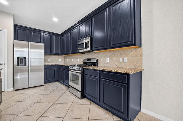 93 S Rocky Point Circle, Spring, TX 77389