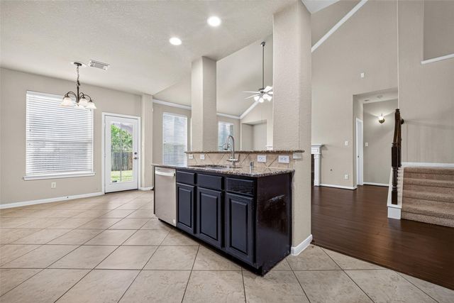 93 S Rocky Point Circle, Spring, TX 77389