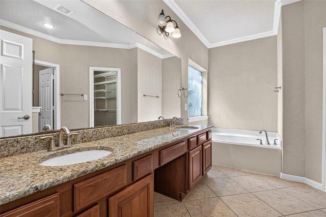93 S Rocky Point Circle, Spring, TX 77389