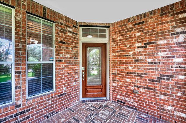 93 S Rocky Point Circle, Spring, TX 77389