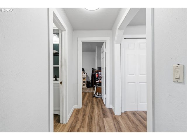 2906 ELMIRA Rd, Eugene, OR 97402