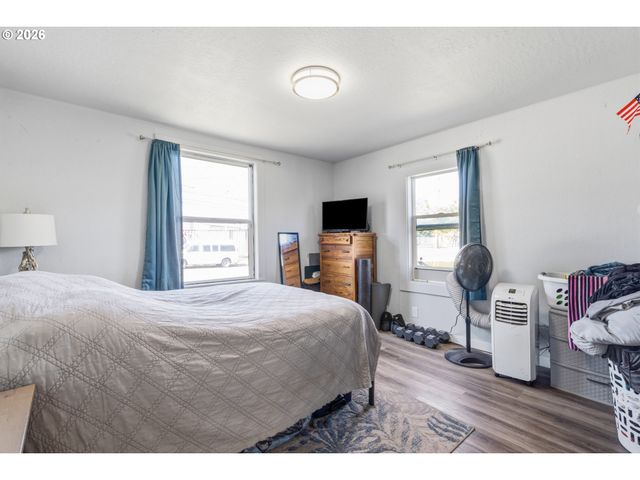 2906 ELMIRA Rd, Eugene, OR 97402