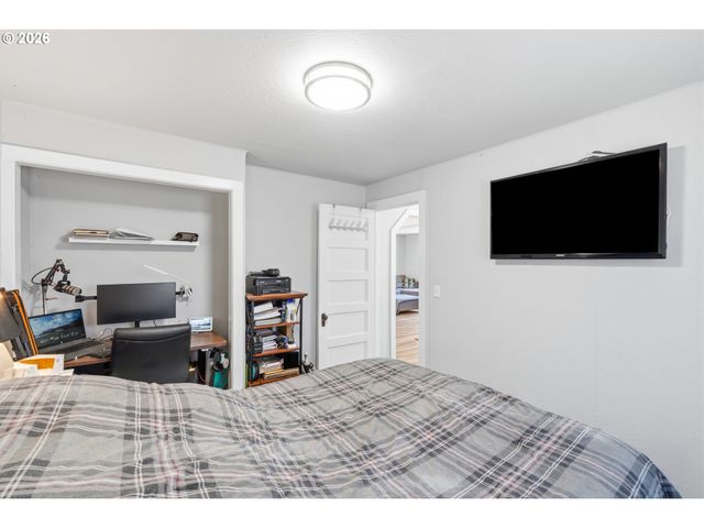 2906 ELMIRA Rd, Eugene, OR 97402