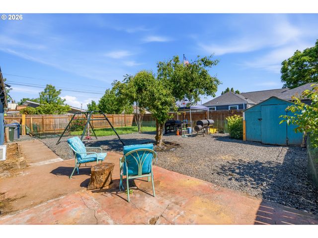 2906 ELMIRA Rd, Eugene, OR 97402