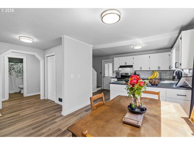 2906 ELMIRA Rd, Eugene, OR 97402