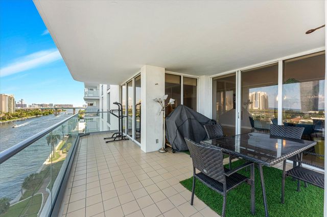 19707 Turnberry Way 9J, Aventura, FL 33180