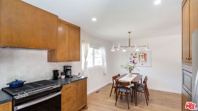 5304 Baza Avenue, Los Angeles, CA 91364
