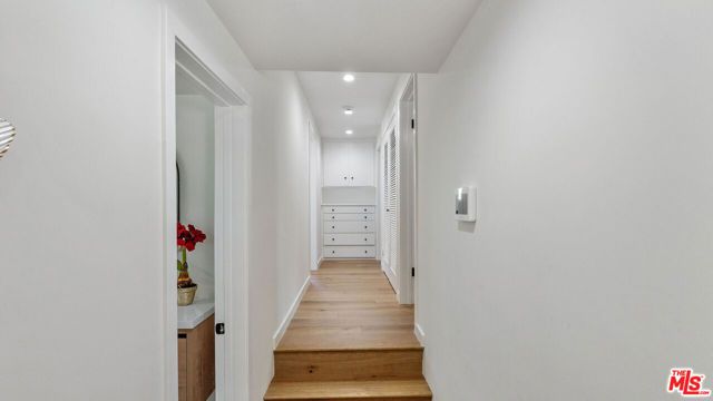 5304 Baza Avenue, Los Angeles, CA 91364
