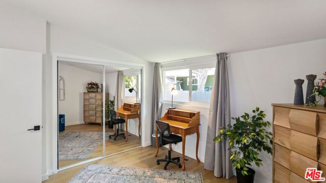 5304 Baza Avenue, Los Angeles, CA 91364
