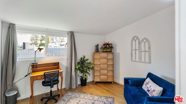 5304 Baza Avenue, Los Angeles, CA 91364