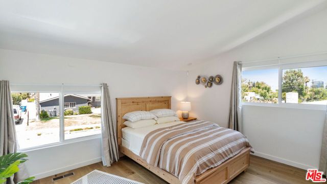 5304 Baza Avenue, Los Angeles, CA 91364
