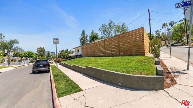 5304 Baza Avenue, Los Angeles, CA 91364