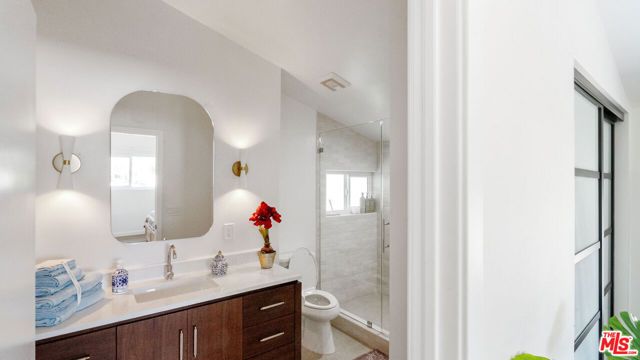 5304 Baza Avenue, Los Angeles, CA 91364