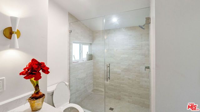 5304 Baza Avenue, Los Angeles, CA 91364