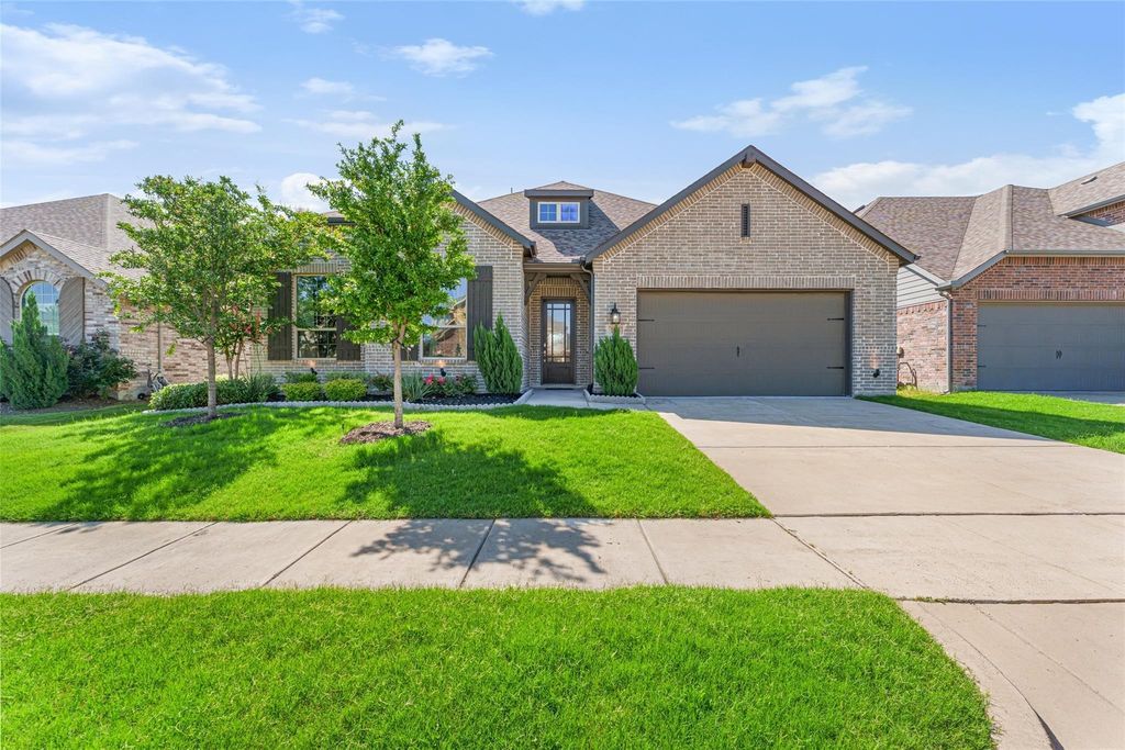 1815 Huntsman Way, Forney, TX 75126