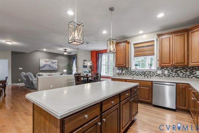 5500 Quarter Horse Ln, Moseley, VA 23120