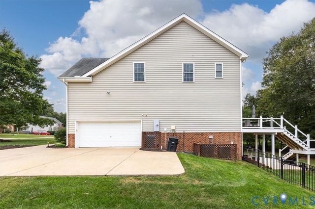 5500 Quarter Horse Ln, Moseley, VA 23120