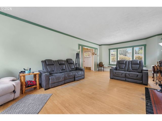 7462 N DWIGHT Ave, Portland, OR 97203