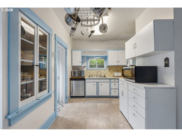 7462 N DWIGHT Ave, Portland, OR 97203