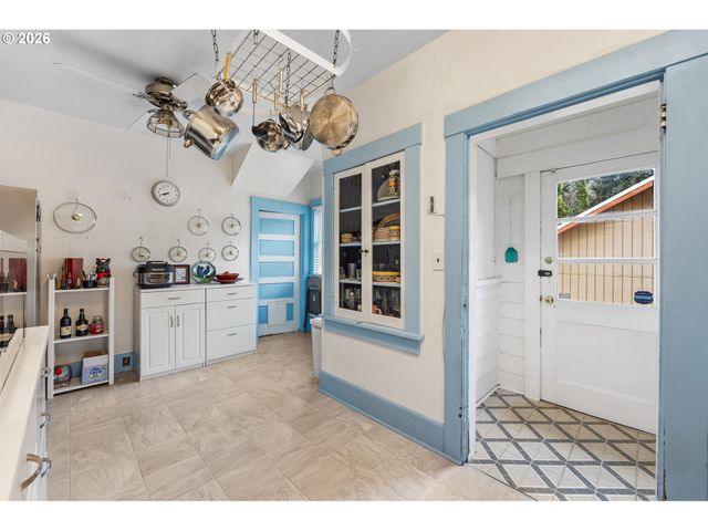 7462 N DWIGHT Ave, Portland, OR 97203