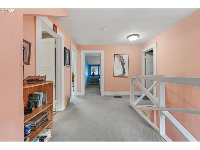 7462 N DWIGHT Ave, Portland, OR 97203