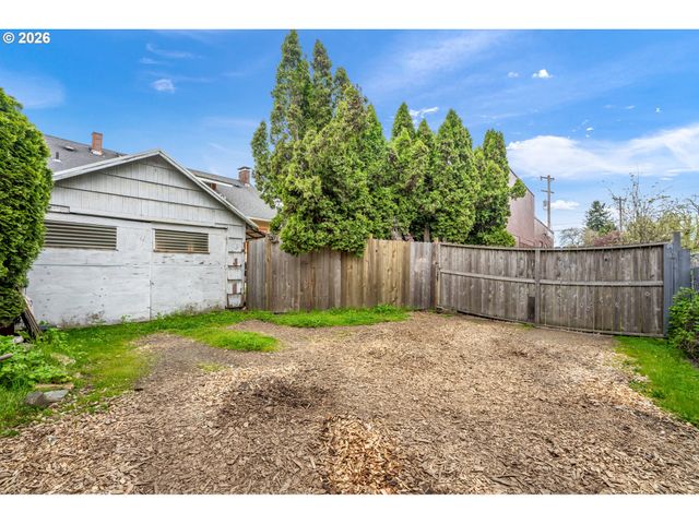 7462 N DWIGHT Ave, Portland, OR 97203