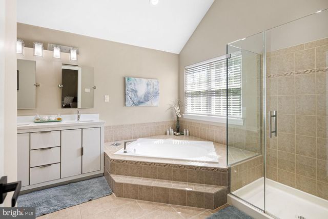 3901 CHARTER CLUB DR, Doylestown, PA 18902