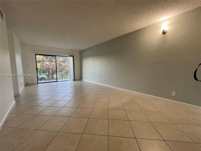 11453 NW 39th Ct 210-2, Coral Springs, FL 33065