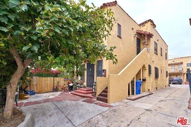 1125 S Ardmore Avenue, Los Angeles, CA 90006