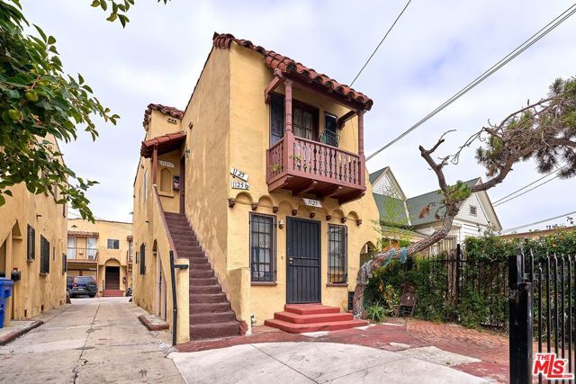 1125 S Ardmore Avenue, Los Angeles, CA 90006