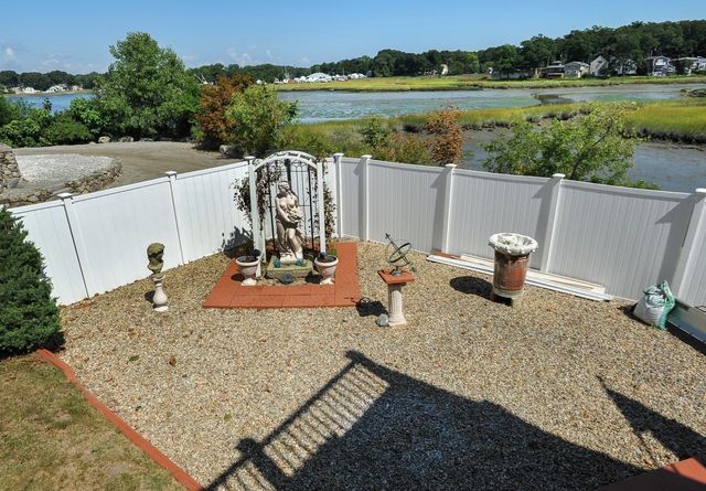 5 Seminole Ave, Weymouth, MA 02188