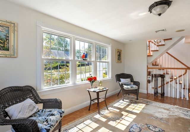 5 Seminole Ave, Weymouth, MA 02188